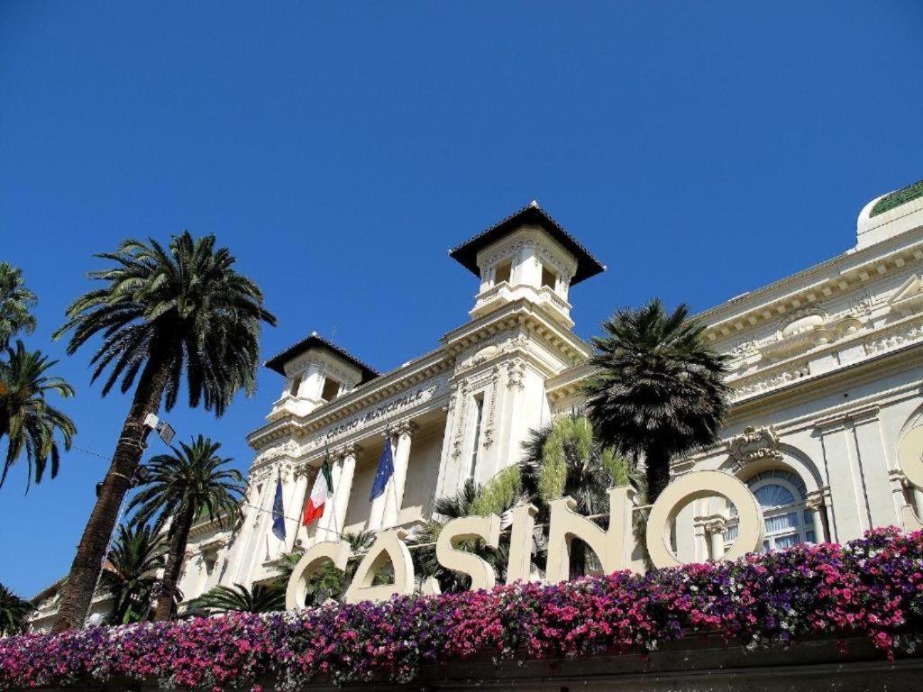Casa Rosa Lucia Centrale Con Parcheggio Sanremo Exterior foto